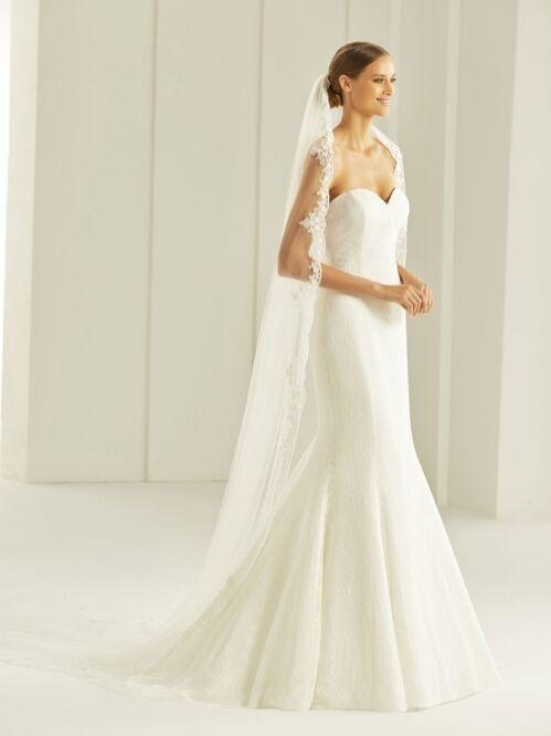 Slør "Lace edge flowers" - Ivory 250cm