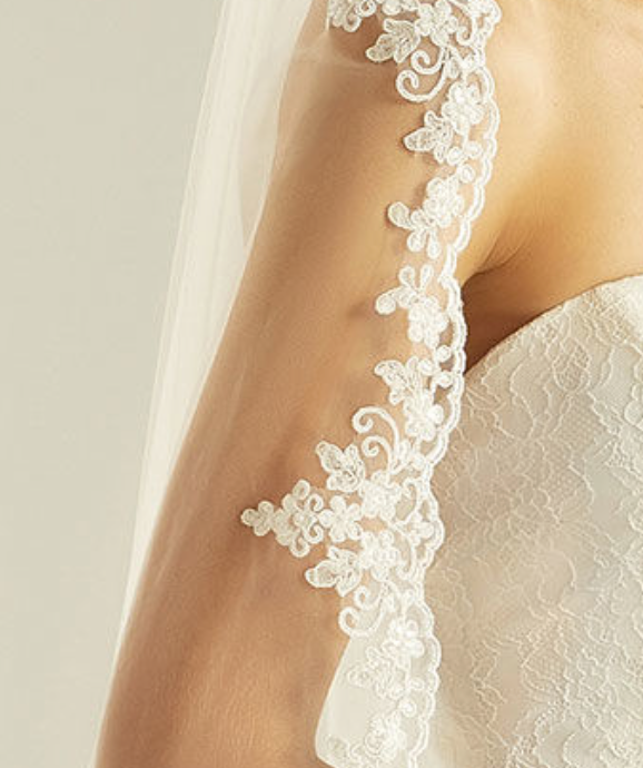 Slør "Lace edge flowers" - Ivory 250cm