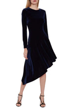 Last inn bildet i Galleri-visningsprogrammet, Stretch Velvet Asymmetric Peplum Dress