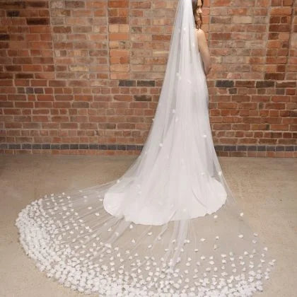 Slør med 3D blomster og perler 300 cm - Ivory