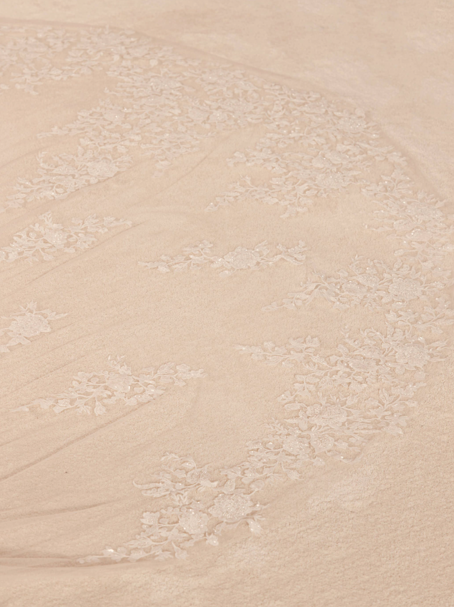 Brudeslør med blonder "full flower applications" 350cm - fantastisk!