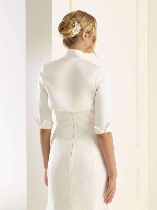 Bolero Jacket Satin 3/4 Sleeve Bolerojakke i White (hvit) - Finnes også i Ivory (elfenben)
