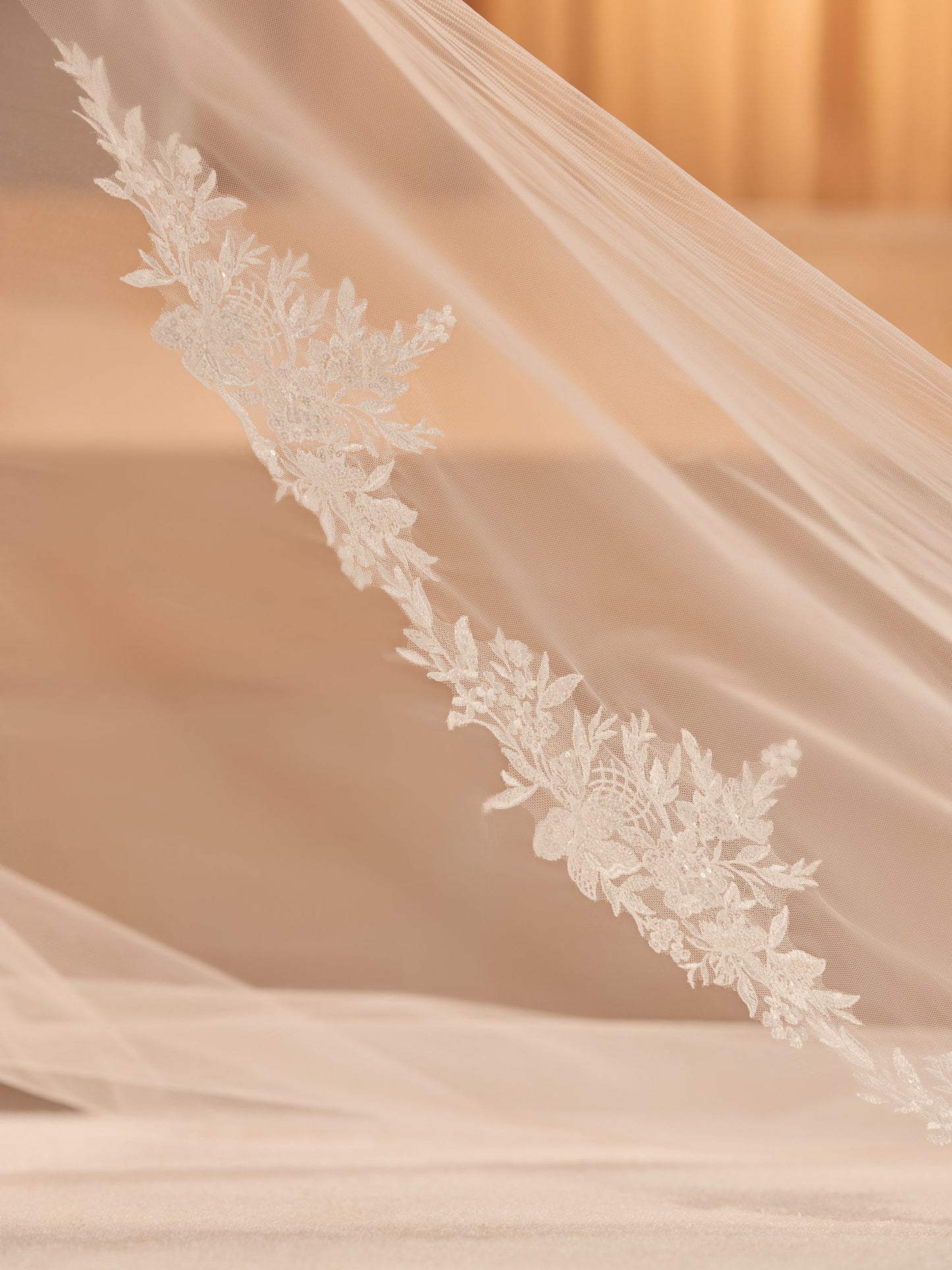 Slør Diamond Tulle Lace edge 350cm