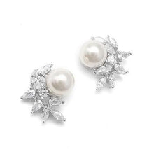 Last inn bildet i Galleri-visningsprogrammet, Sparkle Cluster Pearl Earring - Pearl/Silver