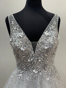 Tiffanys Hollie Sparkling Flower v-neck