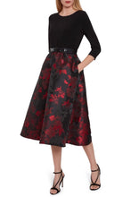 Last inn bildet i Galleri-visningsprogrammet, Jette Jacquard Dress w/ sleeves - Black/red 38