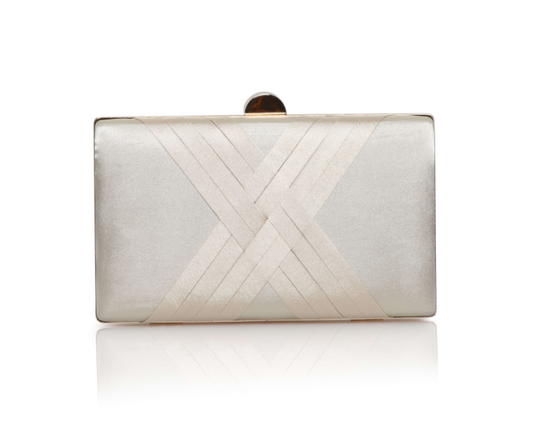 Bay ivory clutch